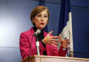 GOV KIM REYNOLDS EXTENDS EMERGENCY ORDER TO 06/28 WHILE RELAXING RESTRICTIONS