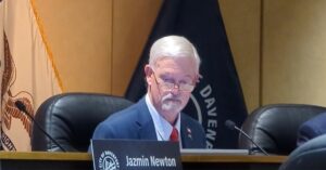 DAVENPORT RESTORES FIVE-MINUTE PUBLIC-COMMENT FORUM, W PROVISIONS