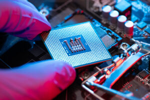 Iowa State U researchers develop accelerated semiconductor-training program