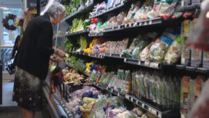 THANKS TO SNAP RESTRICTIONS IN IOWA, IOWANS ARE (GOD HELP THEM) SHOPPING IN ILLINOIS