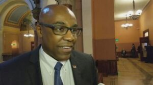 Supreme Court weighs gun owners’ challenge to Illinois transit carry ban