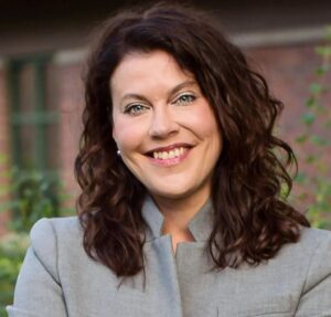 Coralville honors outgoing, positively radiant Mayor Meghann Foster w reception