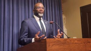 Chicago Mayor Brandon Johnson visits DC, considers order to prosecute federal agents