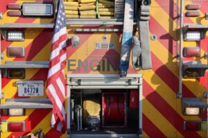 42-year-old man injured early 01/12 apartment fire in Davenport