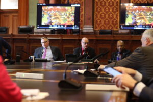 CO₂ pipeline eminent-domain ban advances from House committee