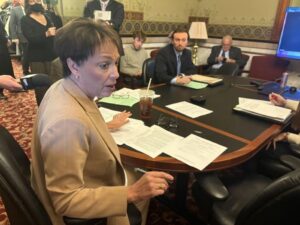 Iowa Senate panel advances bill to drop Iowa City archive mandate