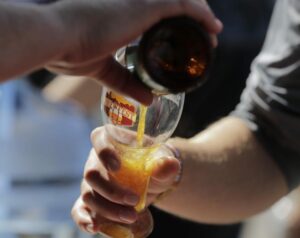 Iowa House backs creation of “social districts” for alcohol consumption