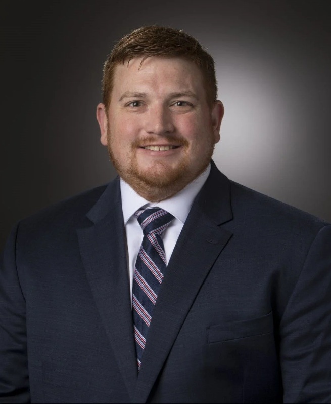 NEW CITY ATTORNEY SAM HUFF TO RECEIVE 2.5% PLUS AN EXTRA YEAR TO MOVE HERE