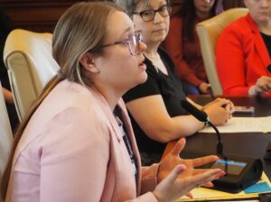 Iowa House panel passes bill restricting mail-order abortion medication