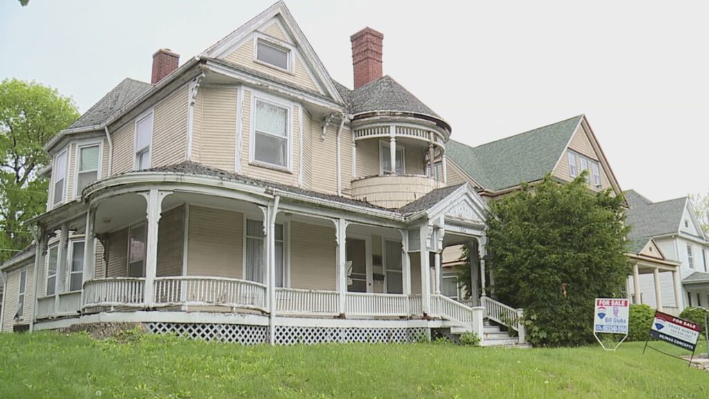 BIX BEIDERBECKE’S CHILDHOOD HOME FOR SALE IN DAVENPORT