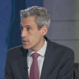 Evanston Mayor Daniel Biss signals plans to resign in time to trigger 2027 mayoral election