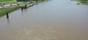 Monona Cty man rescued after clinging to barge ropes on Missouri River