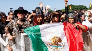 Chicago Latinos “show up and show out” at first Sueños since Operation Midway Blitz targeted communities