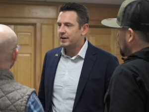 Zach Lahn overtakes Randy Feenstra in GOP gubernatorial primary fundraising; Rob Sand keeps overall lead