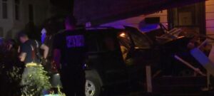 Vehicle crashes into Davenport home early 06/08
