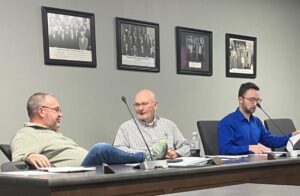 Woodford Cty Board member wants county to improve salary-negotiation process