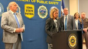 Gov Kim Reynolds calls for “total ban” on kratom, synthetic variants in Iowa