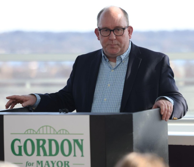 DAVENPORT MAYOR JASON GORDON BREAKS TIE TO PERMIT SETTLEMENT W FORMER CITY ATTORNEY