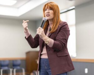 Nat’l, state unions endorse in Iowa Democratic primaries