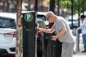 City Council leaders broker compromise on parking meters, focus of deal Chicagoans love to hate
