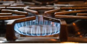 AG Kwame Raoul reaches settlement to reduce Nicor Gas request by 63%