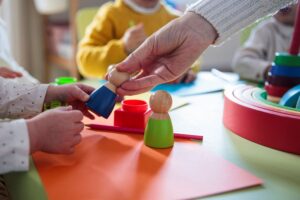 Des Moines Area Comm College partners w Ankeny school district to offer on-site early-childhood-ed training