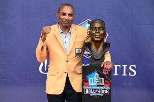 Davenport to officially dedicate Roger Craig Stadium 10/15